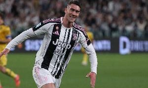 都体：曼联对弗拉霍维奇重燃兴趣，想让他带带霍伊伦和齐尔克泽