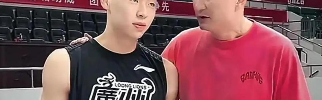 广东男篮好消息！崔永熙上演暴扣 亲承重返CBA，透露伤病恢复详情